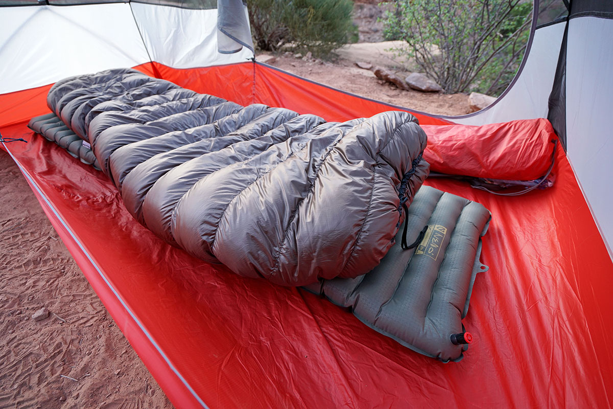 Ultralight sleeping quilt (Katabatic Gear Flex in tent)